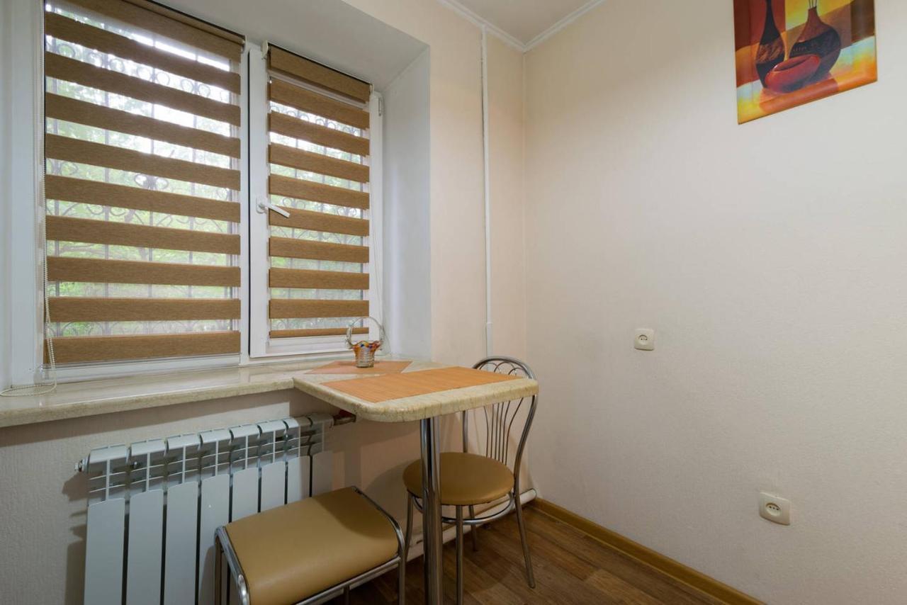 Apartment Nadezhda At Zheltoskan 77/79 อัลมาตี ภายนอก รูปภาพ